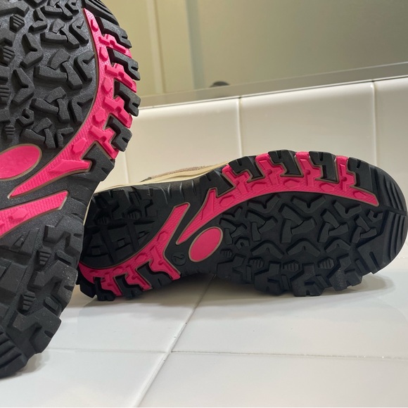 Girls BearPaw Brown and Pink Boots for Outdoor Adventures - Picture 3 of 5